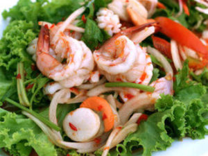 Тайский салат с морепродуктами